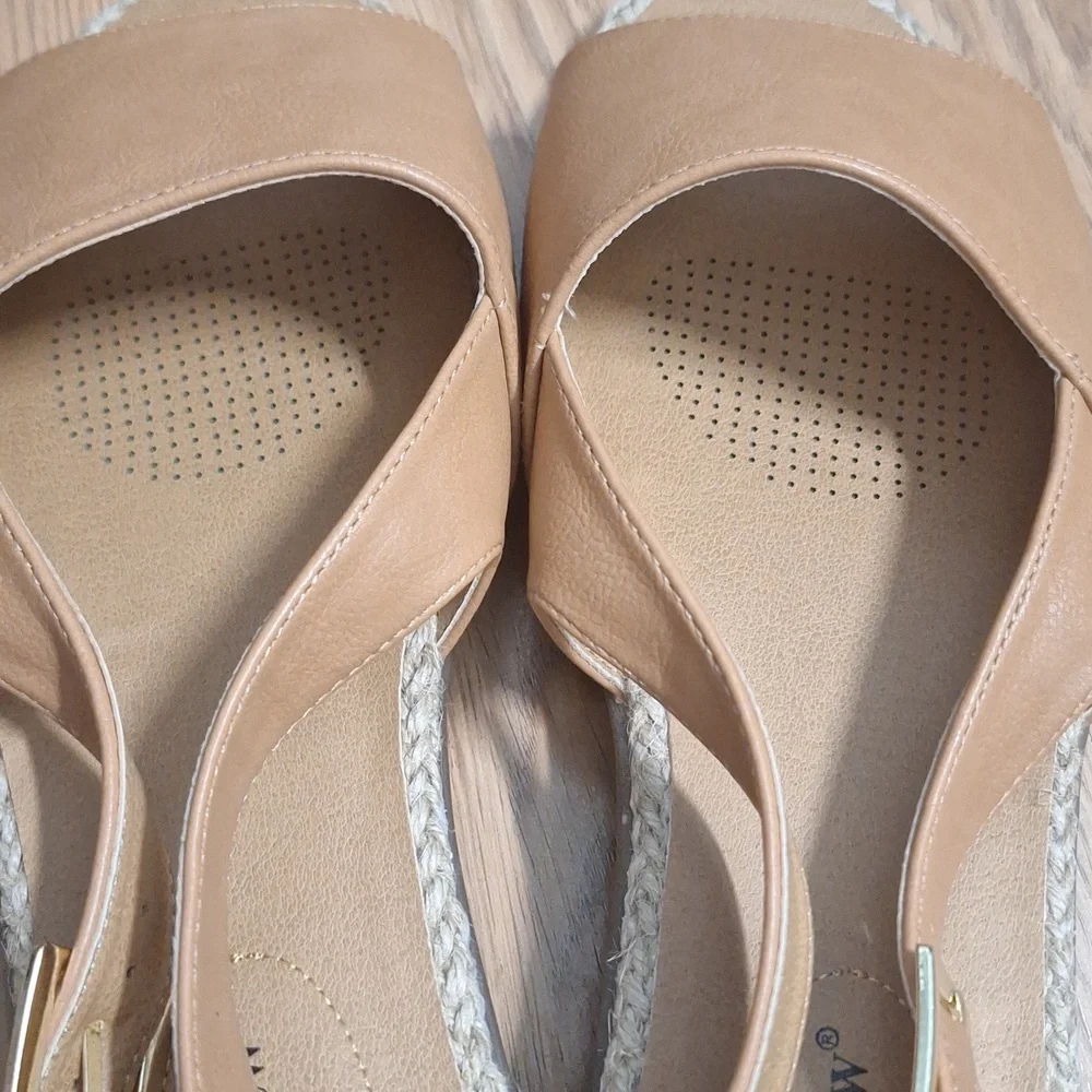 Comfortview Tan Slingback Sandals